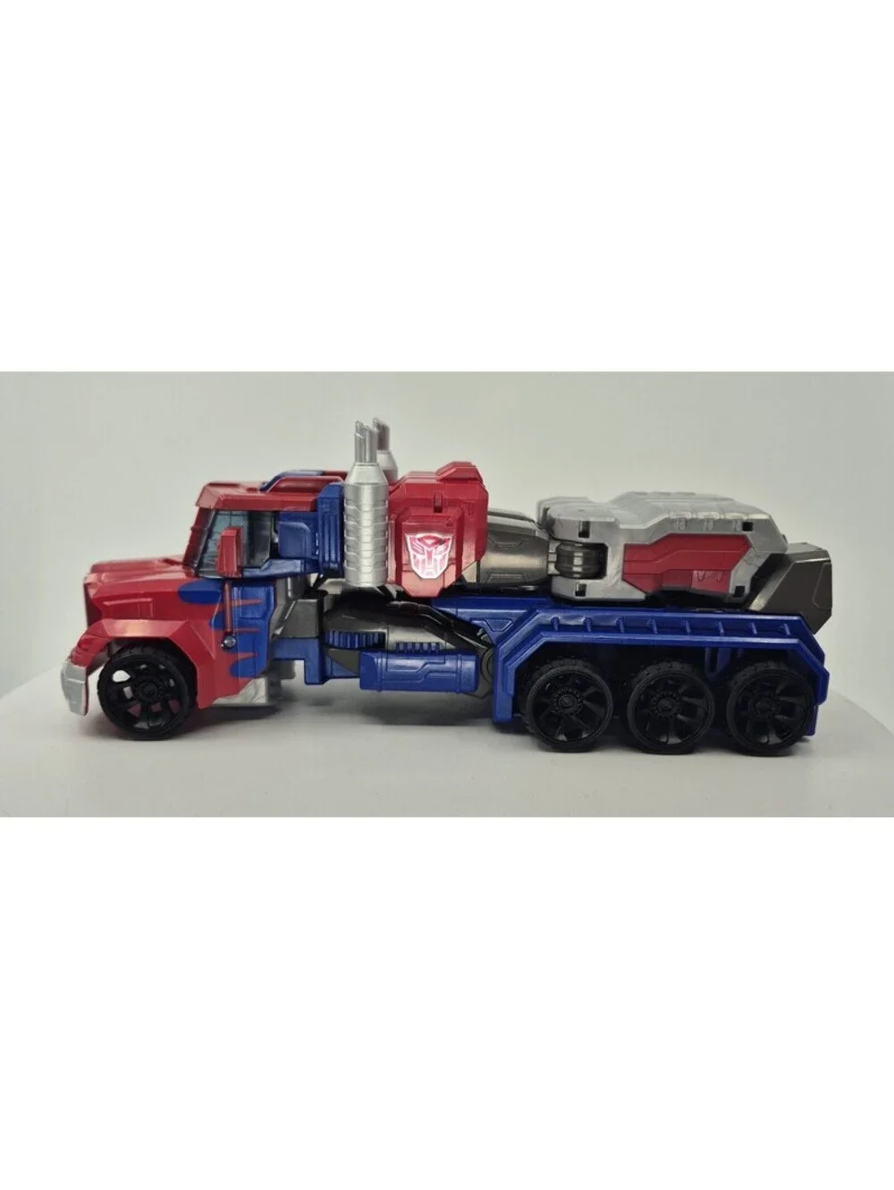 Hasbro Transformers Cyber Commander Optimus Prime Action Figure